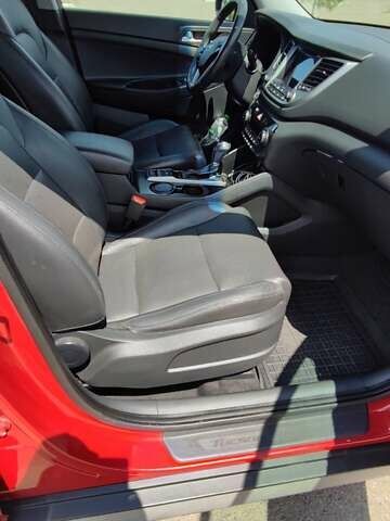 Червоний Хендай Туксон, об'ємом двигуна 2 л та пробігом 72 тис. км за 21500 $, фото 3 на Automoto.ua