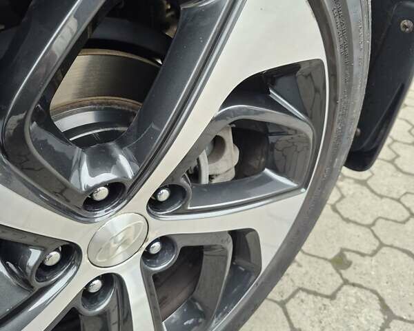 Червоний Хендай Туксон, об'ємом двигуна 2 л та пробігом 39 тис. км за 19550 $, фото 26 на Automoto.ua