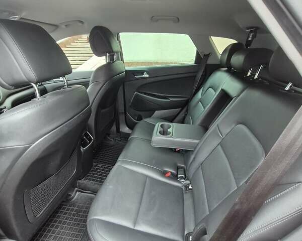 Червоний Хендай Туксон, об'ємом двигуна 2 л та пробігом 39 тис. км за 19550 $, фото 10 на Automoto.ua