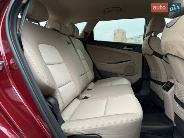 Червоний Хендай Туксон, об'ємом двигуна 1.59 л та пробігом 117 тис. км за 15890 $, фото 11 на Automoto.ua