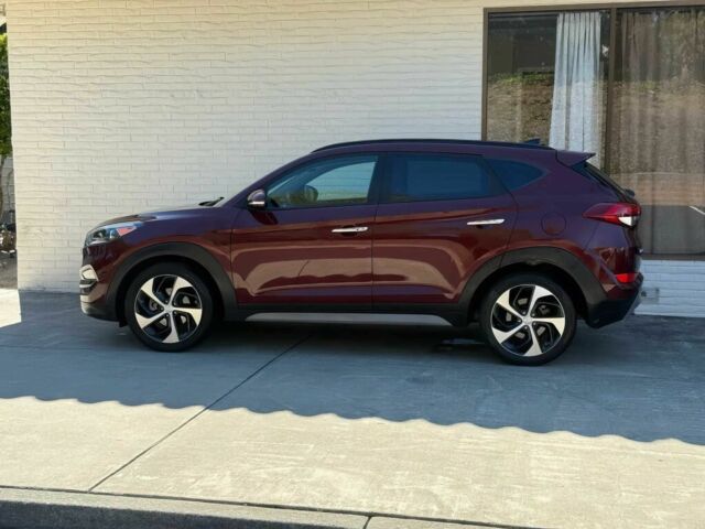 Хендай Туксон 2018 у Львові на Automoto.ua Червоний Хендай Туксон, об'ємом двигуна 1.6 л та пробігом 45 тис. км за 12100 $, фото 3 на Automoto.ua