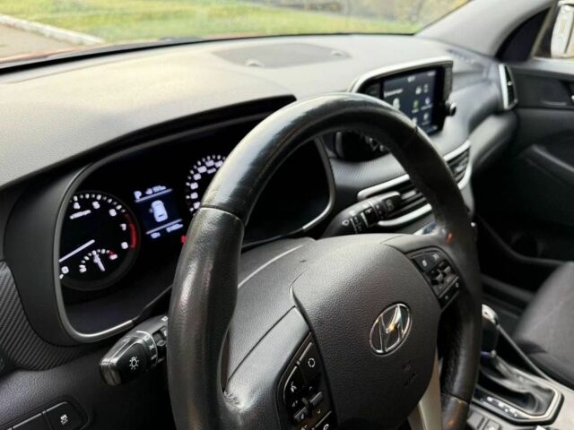 Хендай Туксон 2018 в Софіївська Борщагівка на Automoto.ua Красный Хендай Туксон, объемом двигателя 2 л и пробегом 51 тыс. км за 9600 $, фото 10 на Automoto.ua