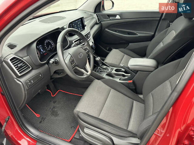 Красный Хендай Туксон, объемом двигателя 2 л и пробегом 91 тыс. км за 18800 $, фото 33 на Automoto.ua