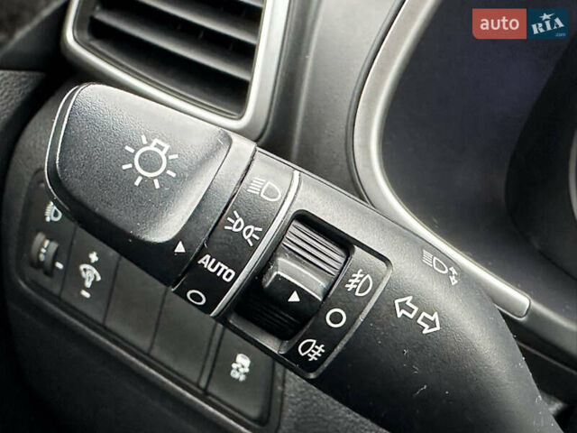 Красный Хендай Туксон, объемом двигателя 2 л и пробегом 91 тыс. км за 18800 $, фото 44 на Automoto.ua