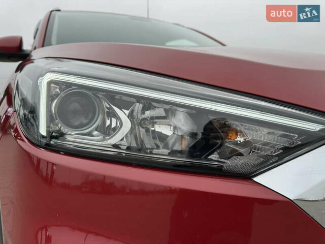 Красный Хендай Туксон, объемом двигателя 2 л и пробегом 91 тыс. км за 18800 $, фото 19 на Automoto.ua