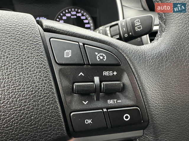 Красный Хендай Туксон, объемом двигателя 2 л и пробегом 91 тыс. км за 18800 $, фото 42 на Automoto.ua