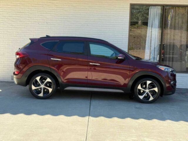 Червоний Хендай Туксон, об'ємом двигуна 1.6 л та пробігом 44 тис. км за 16000 $, фото 4 на Automoto.ua