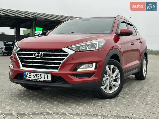 Красный Хендай Туксон, объемом двигателя 2 л и пробегом 91 тыс. км за 18800 $, фото 14 на Automoto.ua