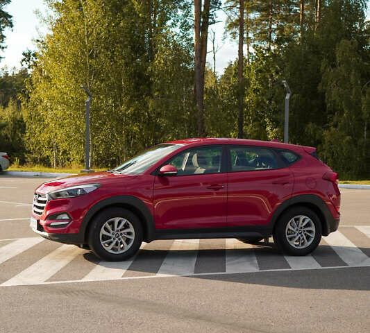 Хендай Туксон 2018 в Киеве на Automoto.ua Красный Хендай Туксон, объемом двигателя 2 л и пробегом 130 тыс. км за 16999 $, фото 5 на Automoto.ua