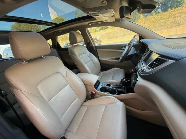 Хендай Туксон 2018 у Львові на Automoto.ua Червоний Хендай Туксон, об'ємом двигуна 1.6 л та пробігом 45 тис. км за 12100 $, фото 8 на Automoto.ua