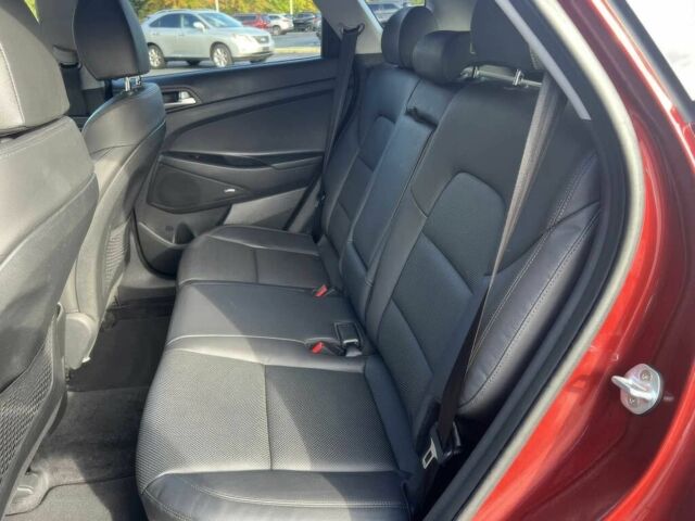 Червоний Хендай Туксон, об'ємом двигуна 2.4 л та пробігом 36 тис. км за 12000 $, фото 9 на Automoto.ua