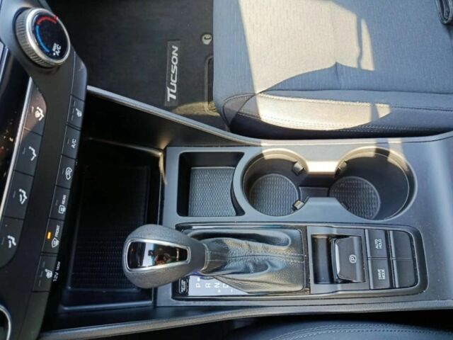 Червоний Хендай Туксон, об'ємом двигуна 2 л та пробігом 74 тис. км за 9600 $, фото 12 на Automoto.ua