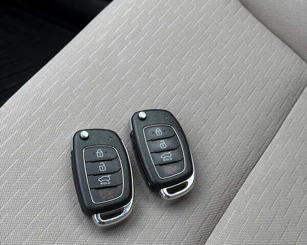 Красный Хендай Туксон, объемом двигателя 0 л и пробегом 175 тыс. км за 19900 $, фото 20 на Automoto.ua