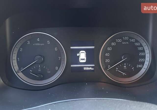 Красный Хендай Туксон, объемом двигателя 2 л и пробегом 68 тыс. км за 22000 $, фото 12 на Automoto.ua