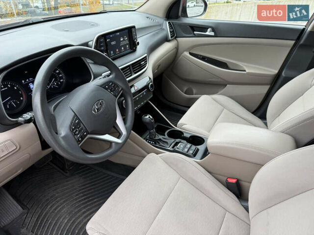 Красный Хендай Туксон, объемом двигателя 0 л и пробегом 175 тыс. км за 19900 $, фото 19 на Automoto.ua