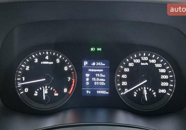 Красный Хендай Туксон, объемом двигателя 2 л и пробегом 94 тыс. км за 19500 $, фото 20 на Automoto.ua