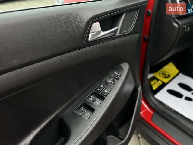 Хендай Туксон 2020 в Мукачеве на Automoto.ua Красный Хендай Туксон, объемом двигателя 2 л и пробегом 73 тыс. км за 20990 $, фото 17 на Automoto.ua