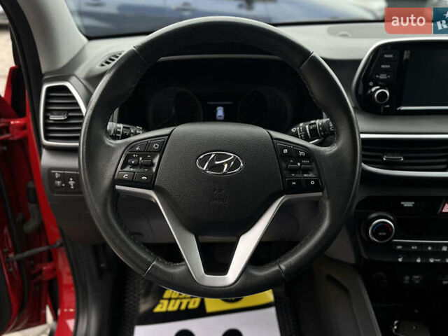 Хендай Туксон 2020 в Мукачеве на Automoto.ua Красный Хендай Туксон, объемом двигателя 2 л и пробегом 73 тыс. км за 20990 $, фото 18 на Automoto.ua