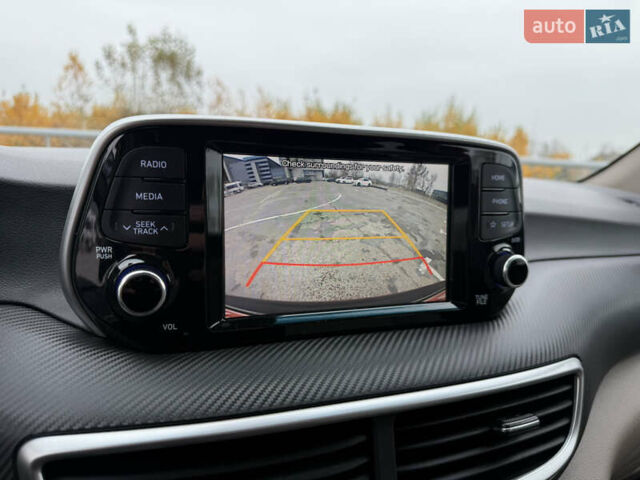 Красный Хендай Туксон, объемом двигателя 0 л и пробегом 175 тыс. км за 19900 $, фото 13 на Automoto.ua