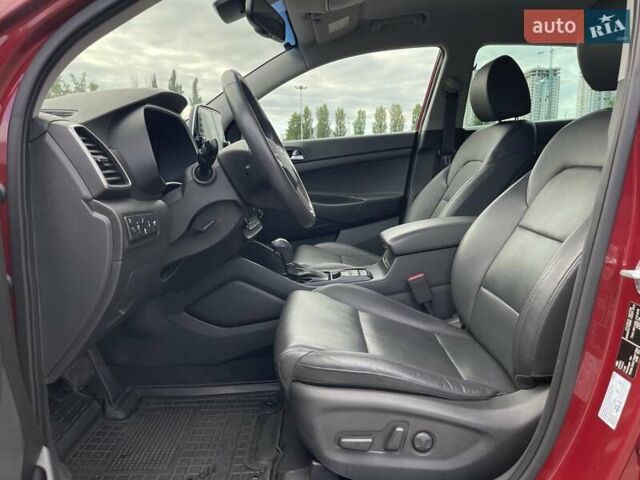 Красный Хендай Туксон, объемом двигателя 2 л и пробегом 64 тыс. км за 30500 $, фото 14 на Automoto.ua