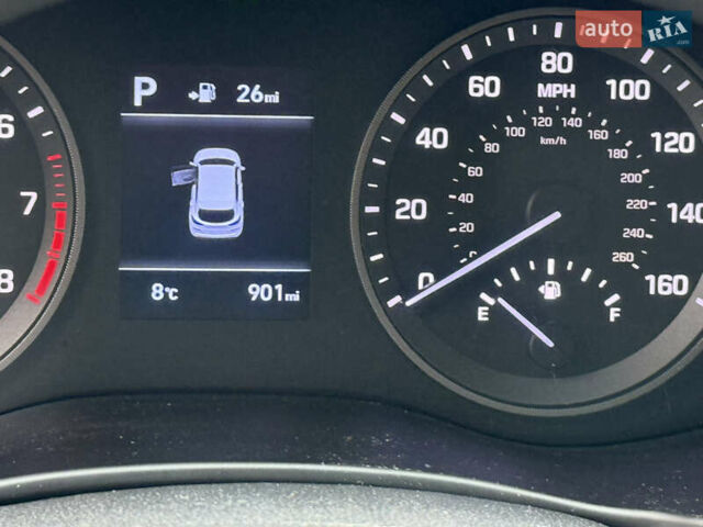 Красный Хендай Туксон, объемом двигателя 0 л и пробегом 175 тыс. км за 19900 $, фото 14 на Automoto.ua