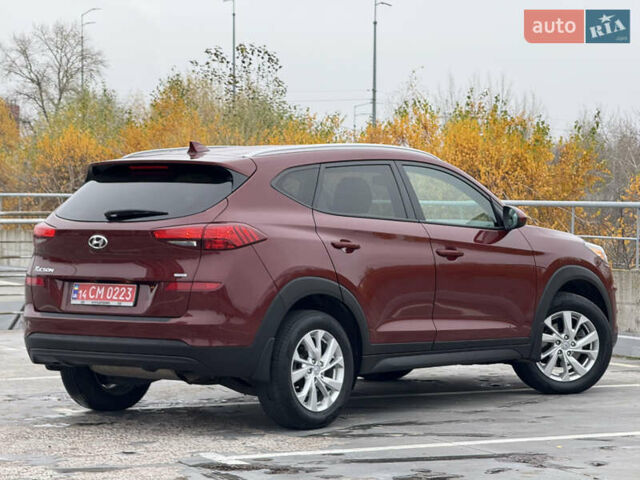 Красный Хендай Туксон, объемом двигателя 0 л и пробегом 175 тыс. км за 19900 $, фото 12 на Automoto.ua