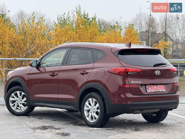 Красный Хендай Туксон, объемом двигателя 0 л и пробегом 175 тыс. км за 19900 $, фото 7 на Automoto.ua