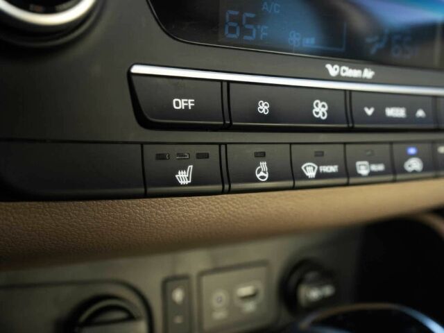 Красный Хендай Туксон, объемом двигателя 2 л и пробегом 45 тыс. км за 14000 $, фото 11 на Automoto.ua