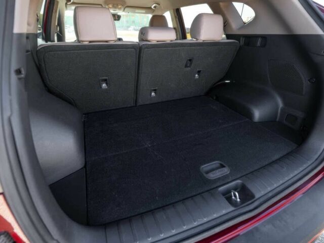 Красный Хендай Туксон, объемом двигателя 2 л и пробегом 45 тыс. км за 14000 $, фото 21 на Automoto.ua