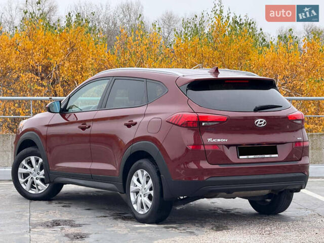 Красный Хендай Туксон, объемом двигателя 0 л и пробегом 175 тыс. км за 18900 $, фото 8 на Automoto.ua