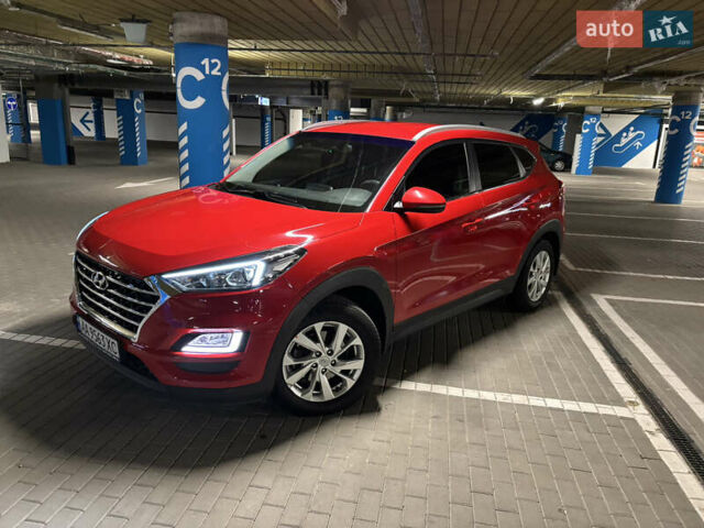 Красный Хендай Туксон, объемом двигателя 2 л и пробегом 95 тыс. км за 21500 $, фото 6 на Automoto.ua