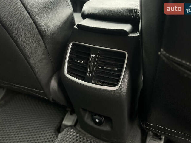 Хендай Туксон 2020 в Мукачеве на Automoto.ua Красный Хендай Туксон, объемом двигателя 2 л и пробегом 73 тыс. км за 20990 $, фото 12 на Automoto.ua