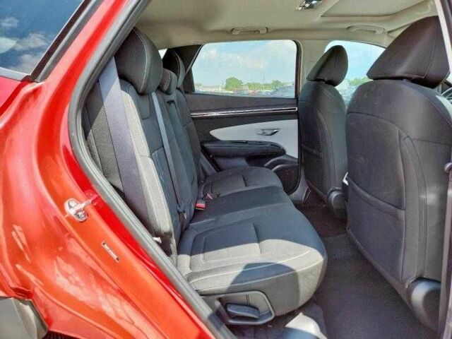 Червоний Хендай Туксон, об'ємом двигуна 2.5 л та пробігом 12 тис. км за 7800 $, фото 10 на Automoto.ua