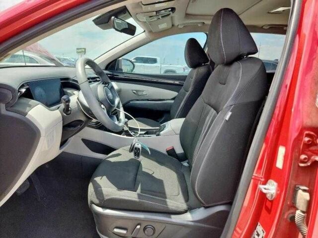 Червоний Хендай Туксон, об'ємом двигуна 2.5 л та пробігом 12 тис. км за 7800 $, фото 6 на Automoto.ua