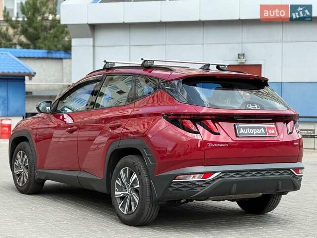 Красный Хендай Туксон, объемом двигателя 2 л и пробегом 26 тыс. км за 28940 $, фото 9 на Automoto.ua