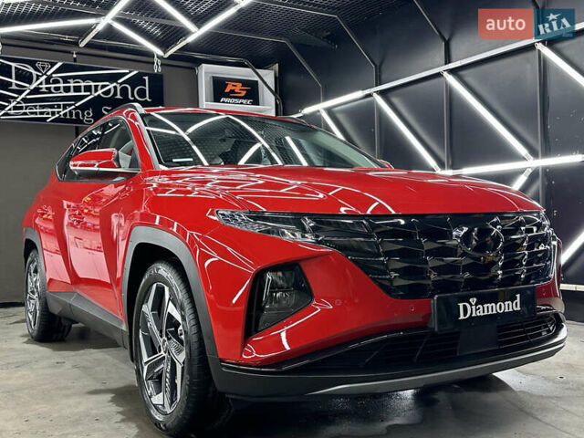 Червоний Хендай Туксон, об'ємом двигуна 2 л та пробігом 13 тис. км за 30990 $, фото 3 на Automoto.ua