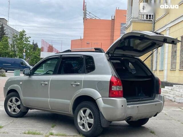 Хендай Туксон 2006 в Киеве на Automoto.ua Хендай Туксон, объемом двигателя 2 л и пробегом 239 тыс. км за 7690 $, фото 14 на Automoto.ua