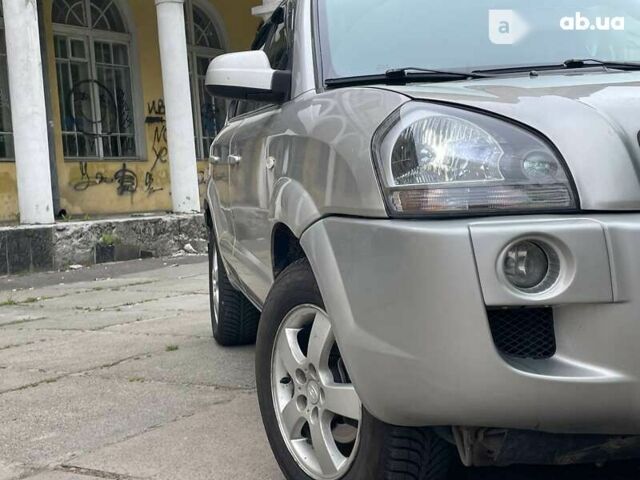 Хендай Туксон 2006 в Киеве на Automoto.ua Хендай Туксон, объемом двигателя 2 л и пробегом 239 тыс. км за 7690 $, фото 10 на Automoto.ua