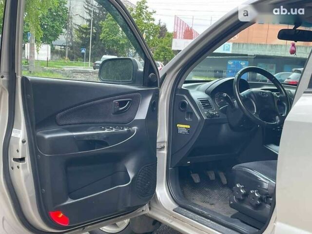 Хендай Туксон 2006 в Киеве на Automoto.ua Хендай Туксон, объемом двигателя 2 л и пробегом 239 тыс. км за 7690 $, фото 18 на Automoto.ua