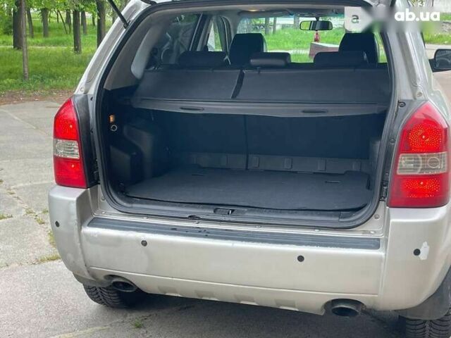 Хендай Туксон 2006 в Киеве на Automoto.ua Хендай Туксон, объемом двигателя 2 л и пробегом 239 тыс. км за 7690 $, фото 16 на Automoto.ua