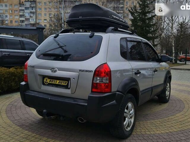 Хендай Туксон 2007 в Львове на Automoto.ua Хендай Туксон, объемом двигателя 2 л и пробегом 121 тыс. км за 9999 $, фото 2 на Automoto.ua