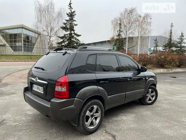 Хендай Туксон, объемом двигателя 2 л и пробегом 172 тыс. км за 7400 $, фото 4 на Automoto.ua