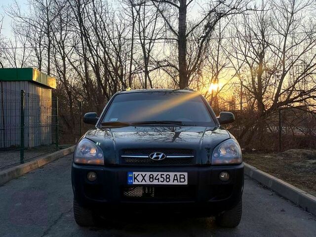 Хендай Туксон, объемом двигателя 20 л и пробегом 230 тыс. км за 6800 $, фото 4 на Automoto.ua
