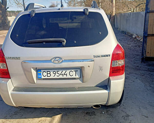 Хендай Туксон, об'ємом двигуна 1.98 л та пробігом 239 тис. км за 7500 $, фото 1 на Automoto.ua