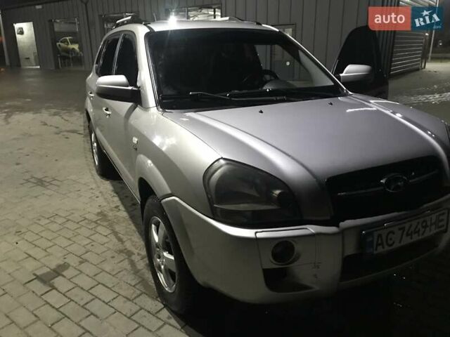 Хендай Туксон, объемом двигателя 1.98 л и пробегом 230 тыс. км за 7600 $, фото 6 на Automoto.ua