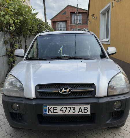 Хендай Туксон, объемом двигателя 2 л и пробегом 208 тыс. км за 6700 $, фото 1 на Automoto.ua