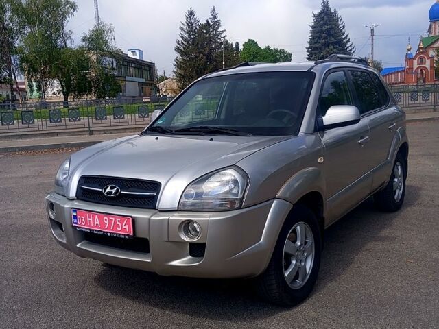 Хендай Туксон, объемом двигателя 2 л и пробегом 212 тыс. км за 8300 $, фото 4 на Automoto.ua
