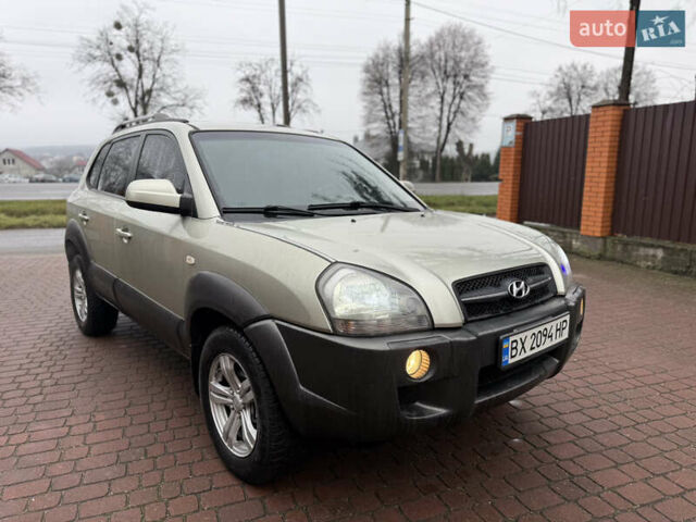 Хендай Туксон, объемом двигателя 2 л и пробегом 248 тыс. км за 7300 $, фото 1 на Automoto.ua