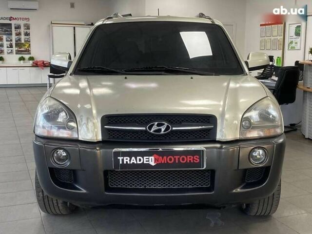Хендай Туксон, объемом двигателя 2 л и пробегом 280 тыс. км за 7490 $, фото 3 на Automoto.ua