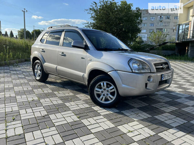 Хендай Туксон, объемом двигателя 1.99 л и пробегом 256 тыс. км за 8000 $, фото 21 на Automoto.ua